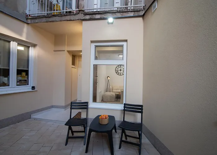 Cute 1Bdr In City Center