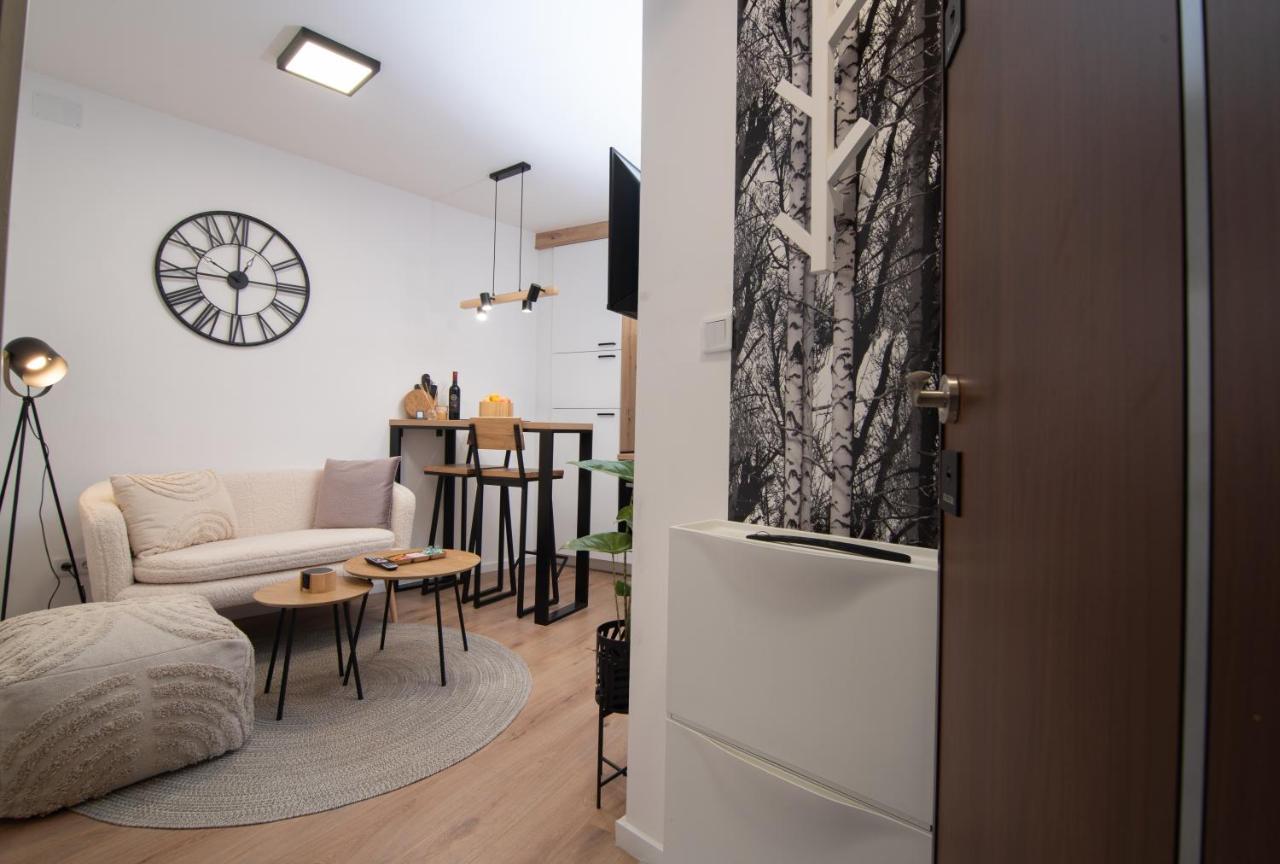 Cute 1bdr In Center Apartment *