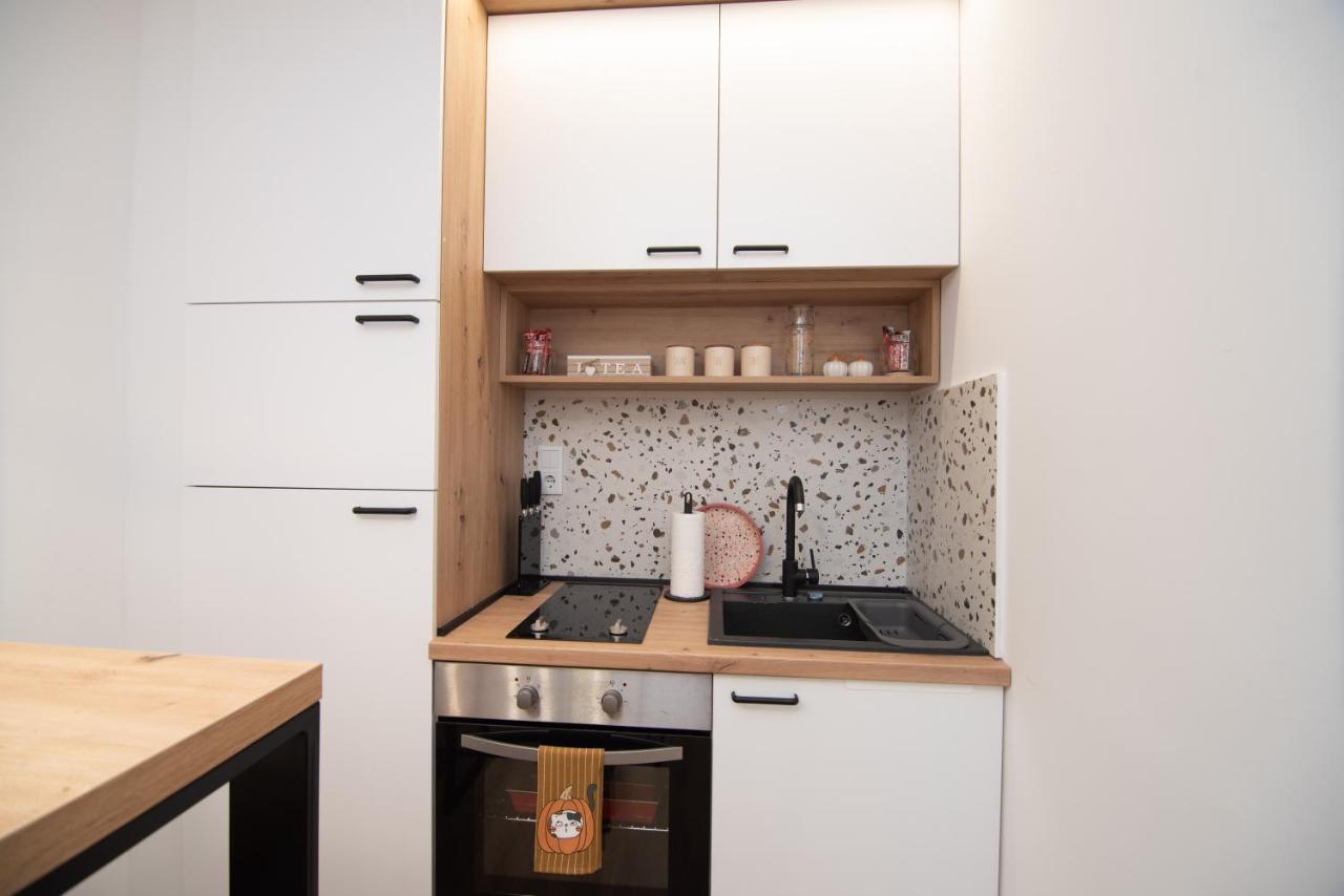 Cute 1bdr In Center Apartment *