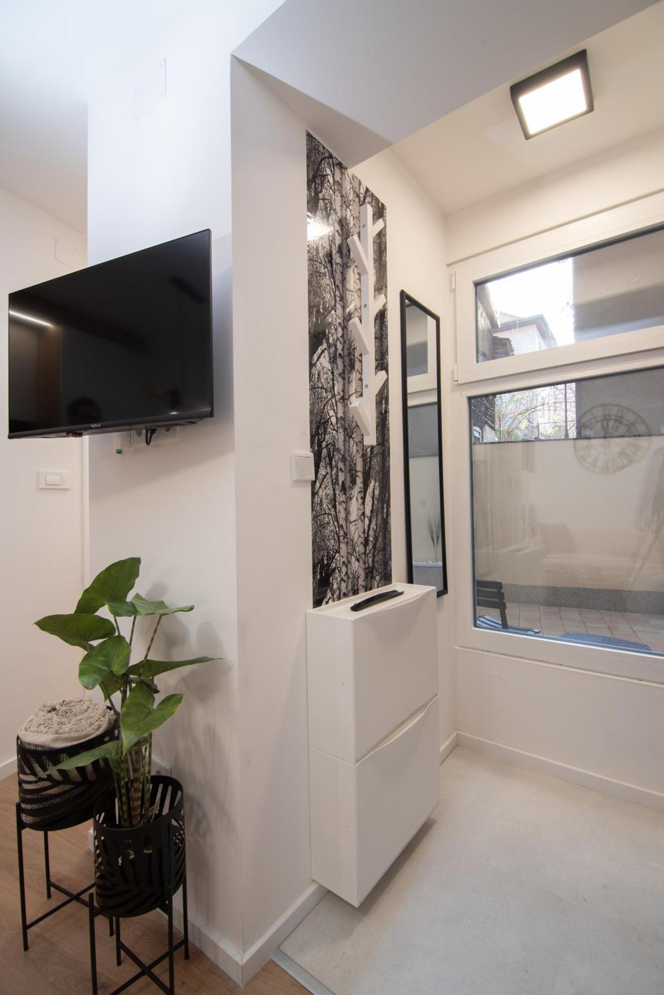 Cute 1bdr In Center Apartment *